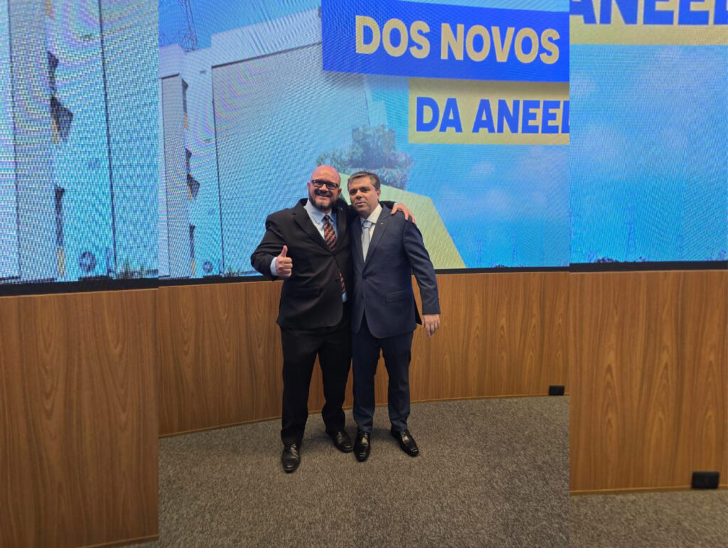 Cerimônia de posse de novos diretores da ANEEL é prestigiada por diretor do Ibraop